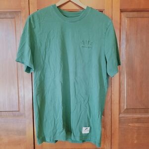 Nike The Nike Tee Hunter Green Short Sleeve Logo Embroidered T-shirt Size M